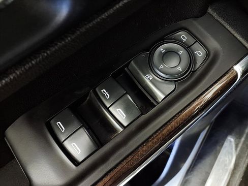 Used 2019 Chevrolet Silverado 1500 LT w/ Texas Edition image 25