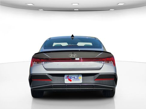 New 2025 Hyundai Elantra SEL image 7