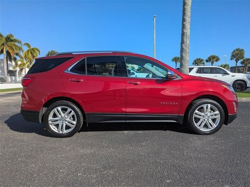 Used 2018 Chevrolet Equinox Premier image 3