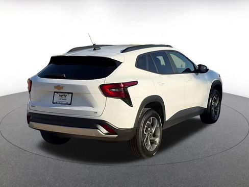 Used 2025 Chevrolet Trax LT image 12