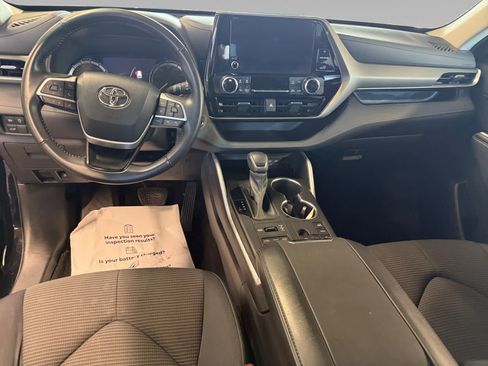 Used 2023 Toyota Highlander LE AWD/4WD image 10