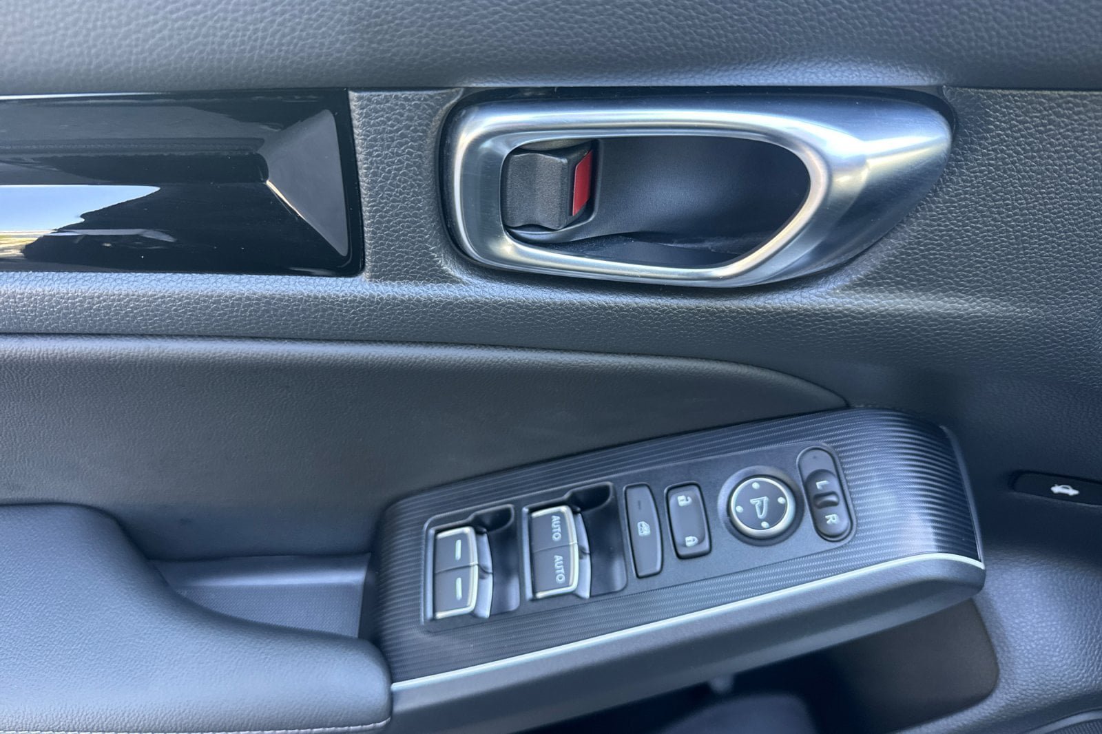 Used 2025 Honda Civic Sport Touring image 8