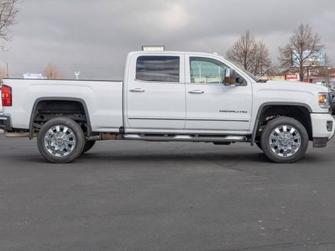 Used 2019 GMC Sierra 2500 Denali image 5