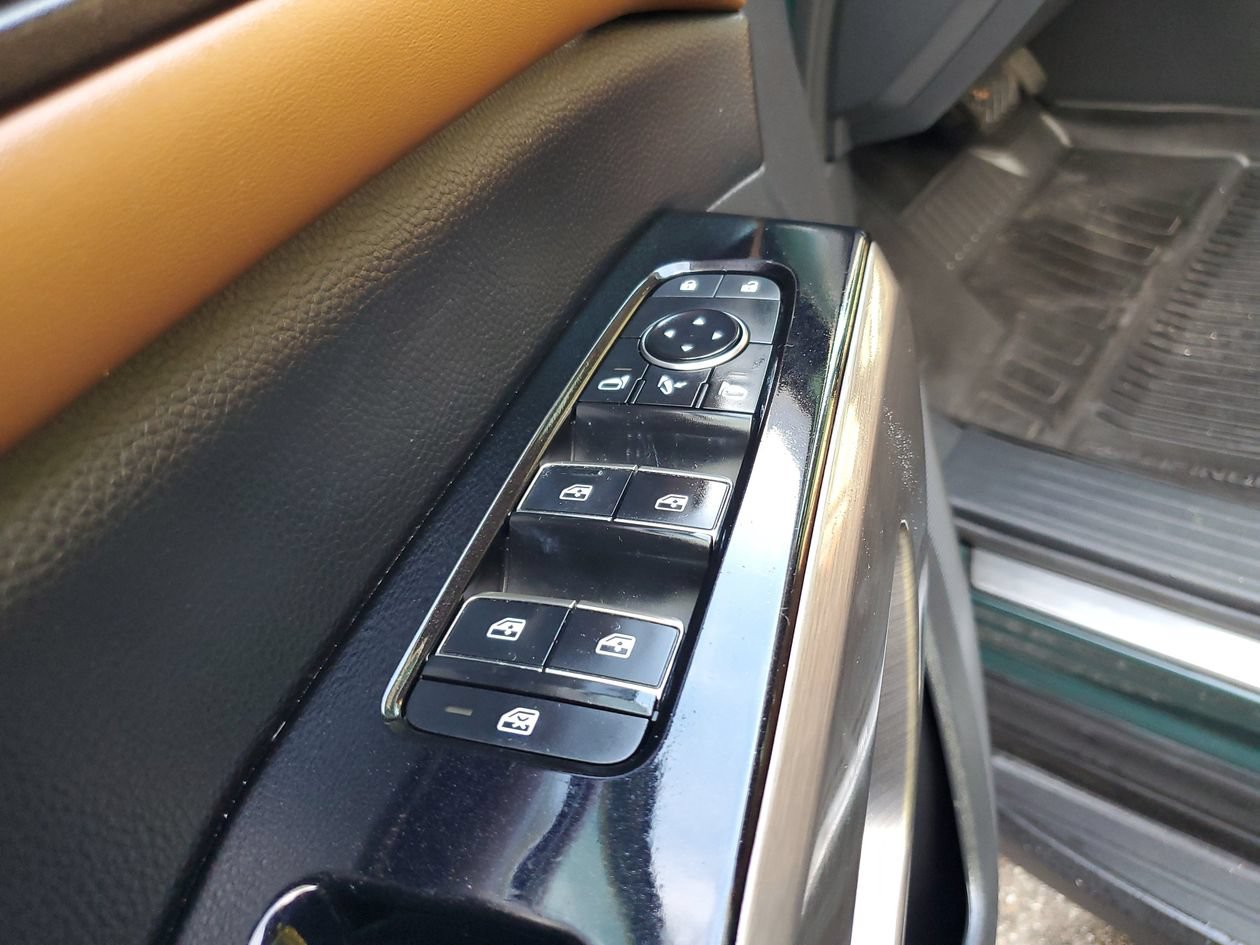 Used 2022 Nissan Pathfinder Platinum w/ Cargo Package AWD/4WD image 18