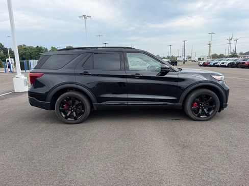 Used 2023 Ford Explorer ST w/ Technology Package AWD/4WD image 4