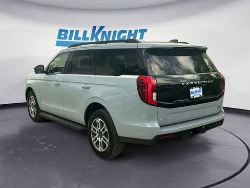 Used 2025 Ford Expedition Active AWD/4WD image 3