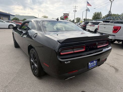 Used 2020 Dodge Challenger GT w/ Blacktop Package AWD/4WD image 5