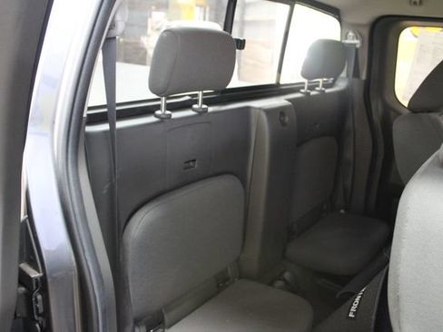 Used 2018 Nissan Frontier SV AWD/4WD image 9