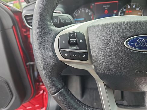 Used 2023 Ford Explorer XLT w/ Equipment Group 202A RWD image 19