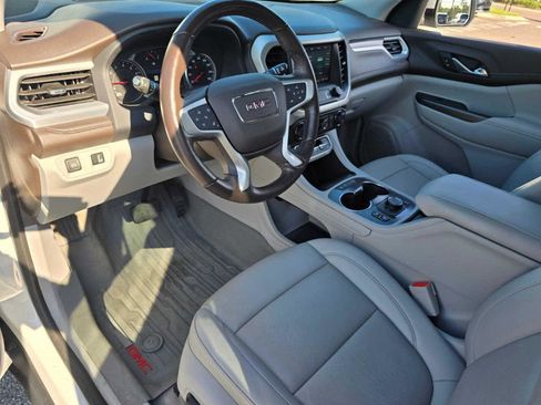 Used 2021 GMC Acadia SLT w/ Preferred Package image 8