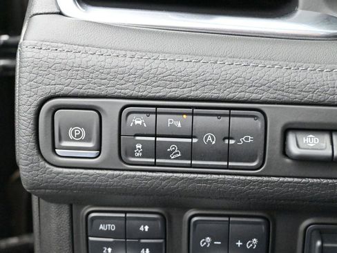 Used 2021 GMC Yukon Denali w/ Denali Premium Package AWD/4WD image 31
