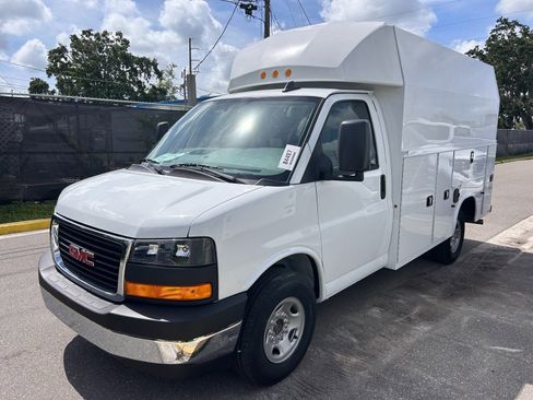 New 2025 GMC Savana 3500 w/ Power Convenience Package image 3