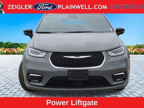 Used 2025 Chrysler Pacifica Select FWD image 8