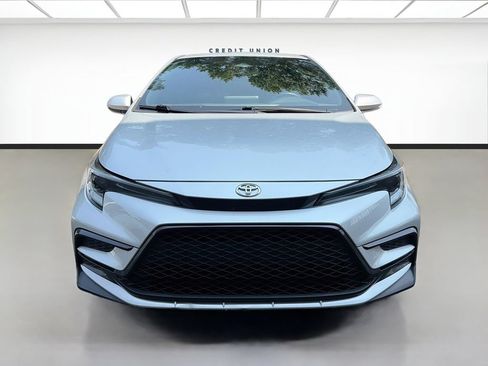 Used 2024 Toyota Corolla SE w/ SE Premium Package FWD image 2