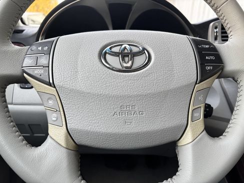 Used 2012 Toyota Avalon image 14