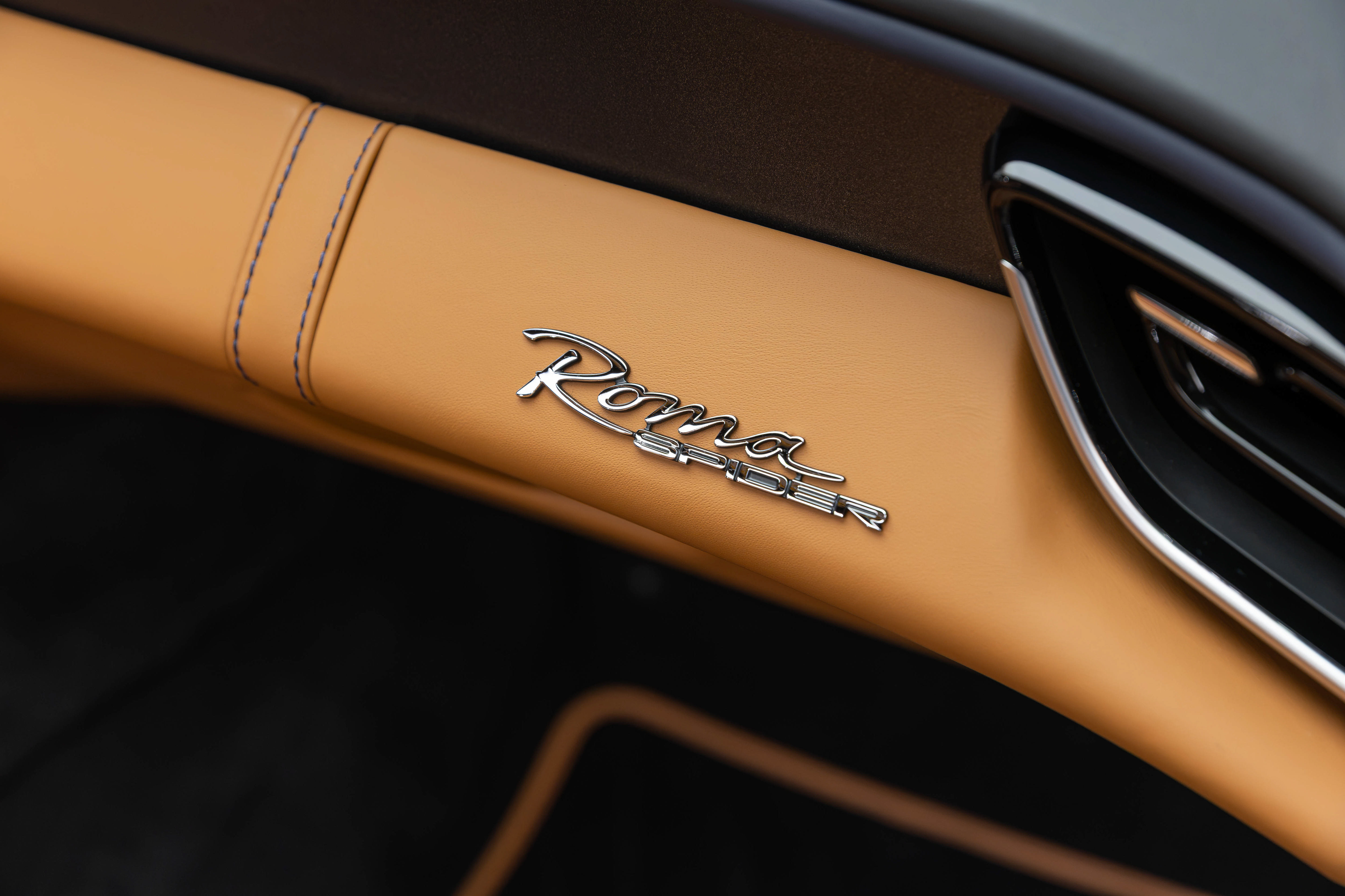 Used 2025 Ferrari Roma Spider RWD image 38