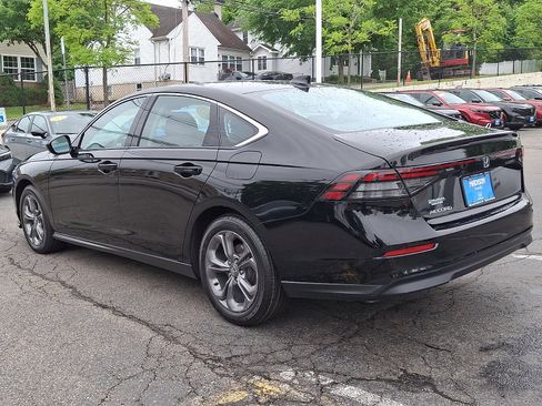 Used 2023 Honda Accord EX image 4