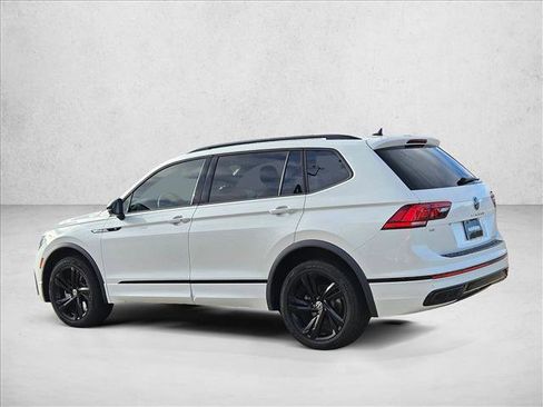 Used 2023 Volkswagen Tiguan SE R-Line image 8