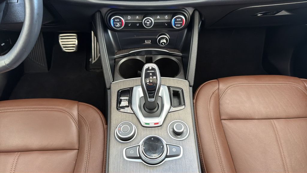 Used 2022 Alfa Romeo Stelvio Ti AWD/4WD image 25