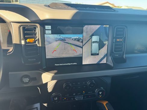 Used 2023 Ford Bronco Badlands image 36