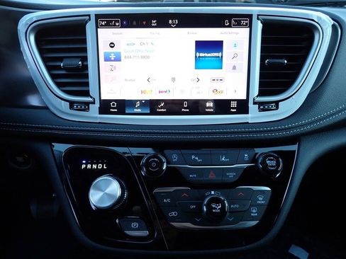 New 2026 Chrysler Pacifica Select image 21