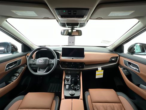 New 2026 Nissan Rogue Platinum w/ Platinum Premium Package image 9