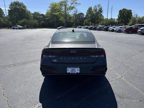 New 2026 Hyundai Elantra SEL Sport Premium FWD image 7