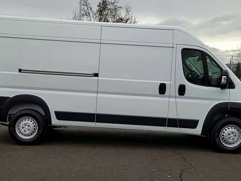 New 2026 RAM ProMaster 2500 w/ Premium Convenience Group image 9