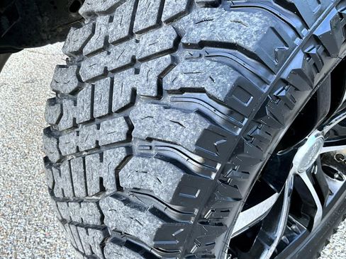 Used 2019 Ford F150 Platinum w/ Equipment Group 701A Luxury AWD/4WD image 25