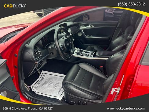 Used 2018 Kia Stinger GT2 image 11