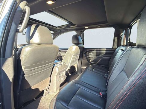Used 2021 Nissan Titan PRO-4X w/ Pro-4x Convenience Package image 13