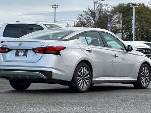 Used 2023 Nissan Altima 2.5 SV image 4