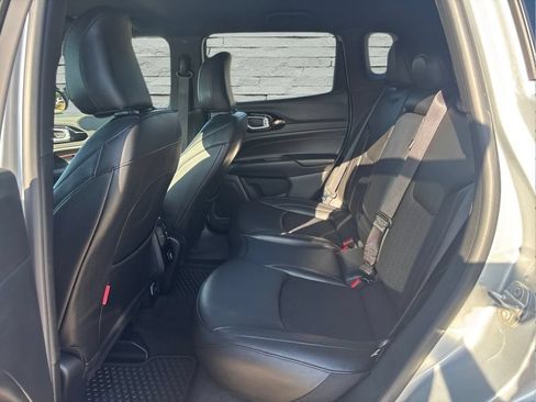 Used 2024 Jeep Compass Trailhawk AWD/4WD image 17