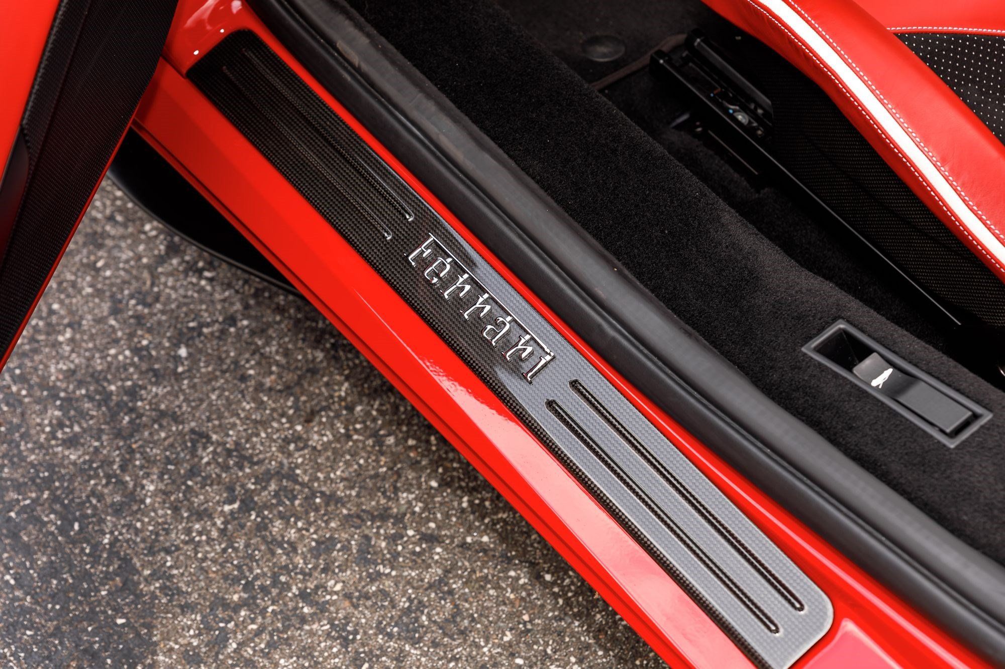 Used 2022 Ferrari F8 Tributo RWD image 28