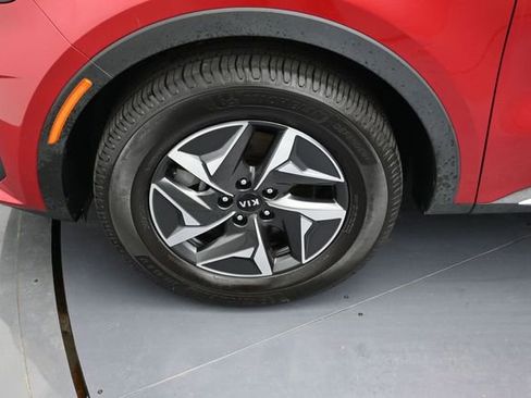 Used 2021 Kia Sorento S FWD image 9