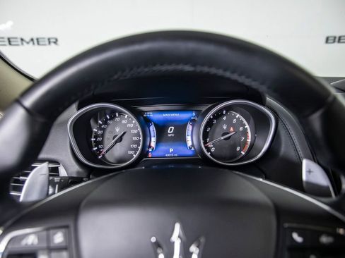 Used 2017 Maserati Levante S AWD/4WD image 23