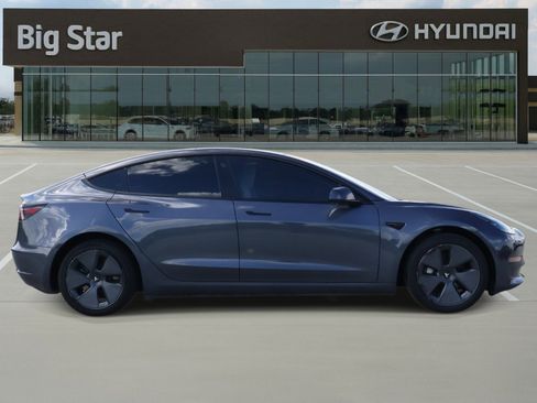 Used 2023 Tesla Model 3 Standard Range image 5