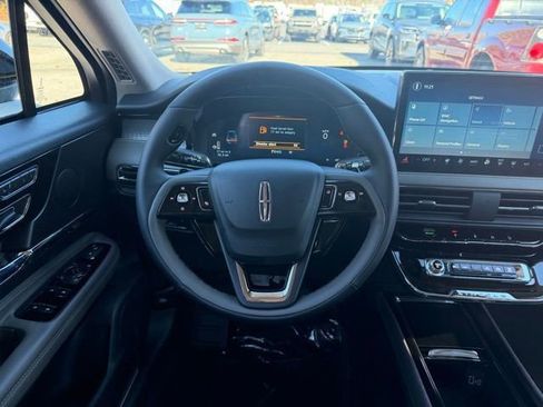 New 2026 Lincoln Corsair Premiere image 9