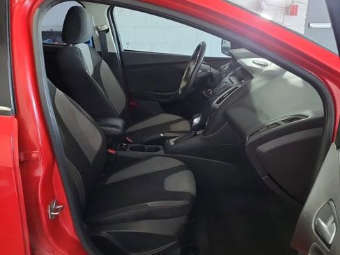 Used 2014 Ford Focus SE w/ SE Sport Package FWD image 7