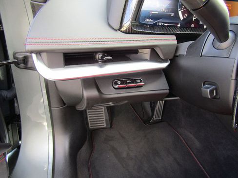 Used 2023 Chevrolet Corvette Z06 RWD image 15