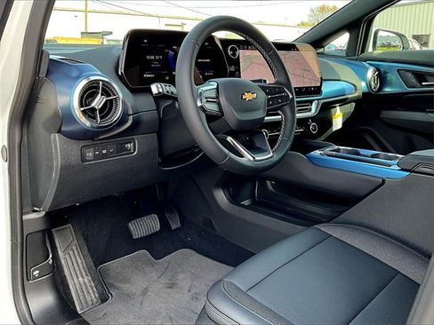 New 2026 Chevrolet Equinox EV LT image 8