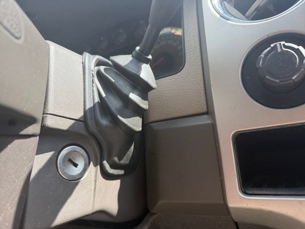 Used 2010 Ford F150 XLT AWD/4WD image 30