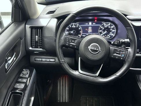 Certified 2025 Nissan Pathfinder SL AWD/4WD image 12