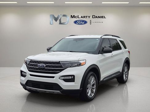 Certified 2023 Ford Explorer XLT w/ Equipment Group 202A AWD/4WD image 2