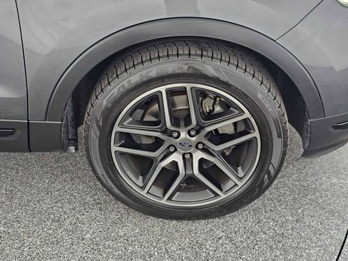 Used 2019 Ford Explorer Sport image 9