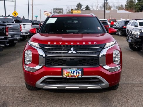 Used 2022 Mitsubishi Outlander SEL image 2