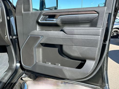 Used 2025 Chevrolet Silverado 2500 LT w/ Z71 Chrome Sport Edition image 33