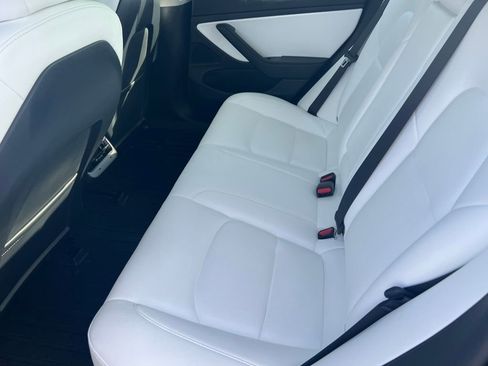 Used 2021 Tesla Model 3 Performance image 10