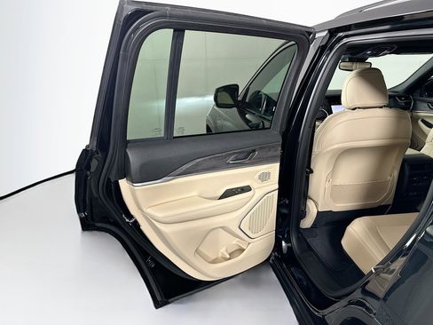 Used 2023 Jeep Grand Cherokee 4WD 4xe image 27