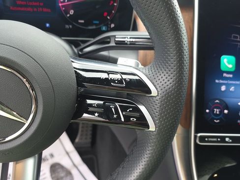Certified 2025 Mercedes-Benz GLC 300 4MATIC image 17